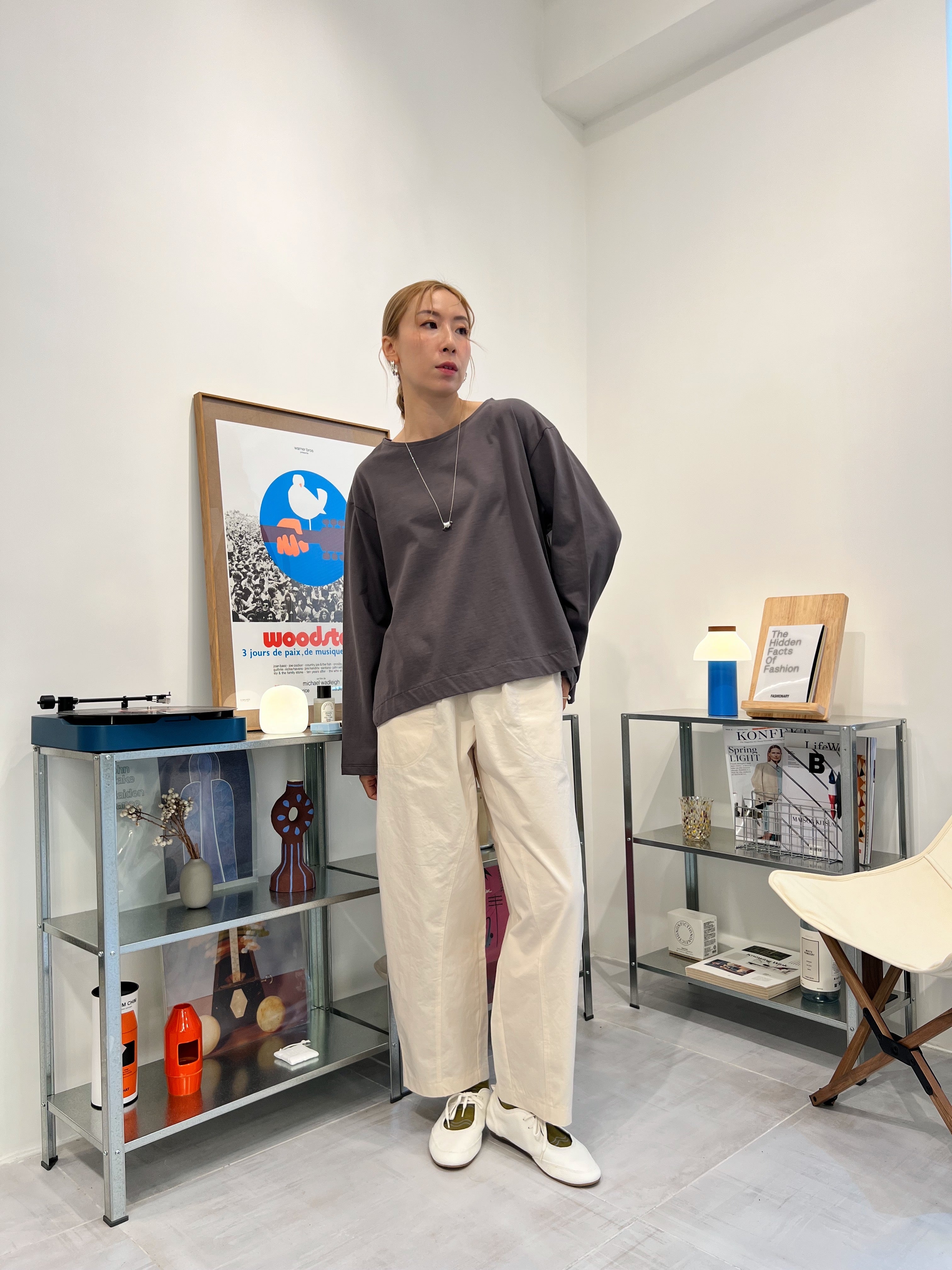 衫腳梯型T-shirt/碳灰