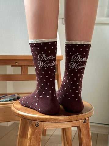 波點文字襪/啡+米白