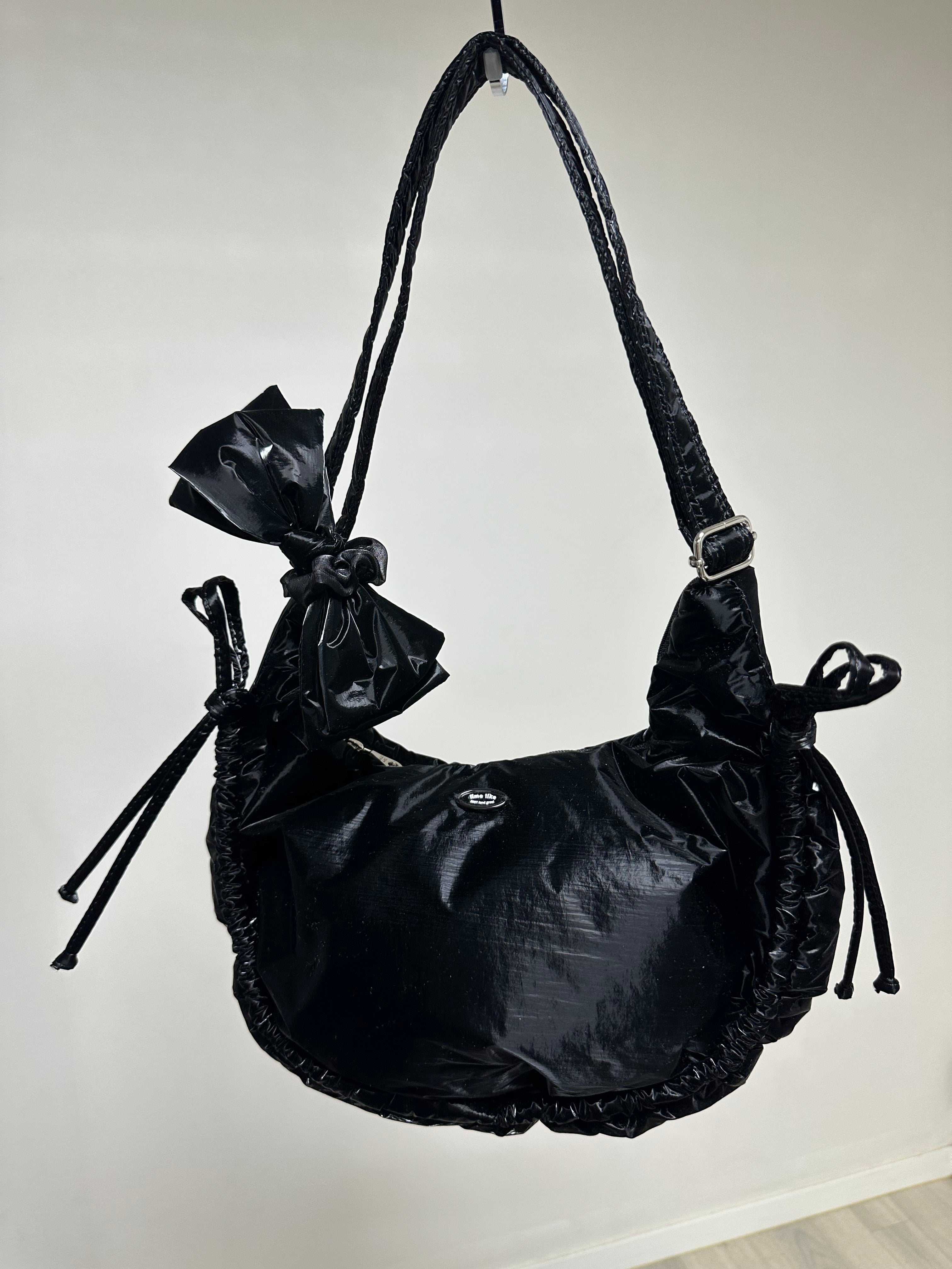 (預購)縮褶微令面手袋/黑