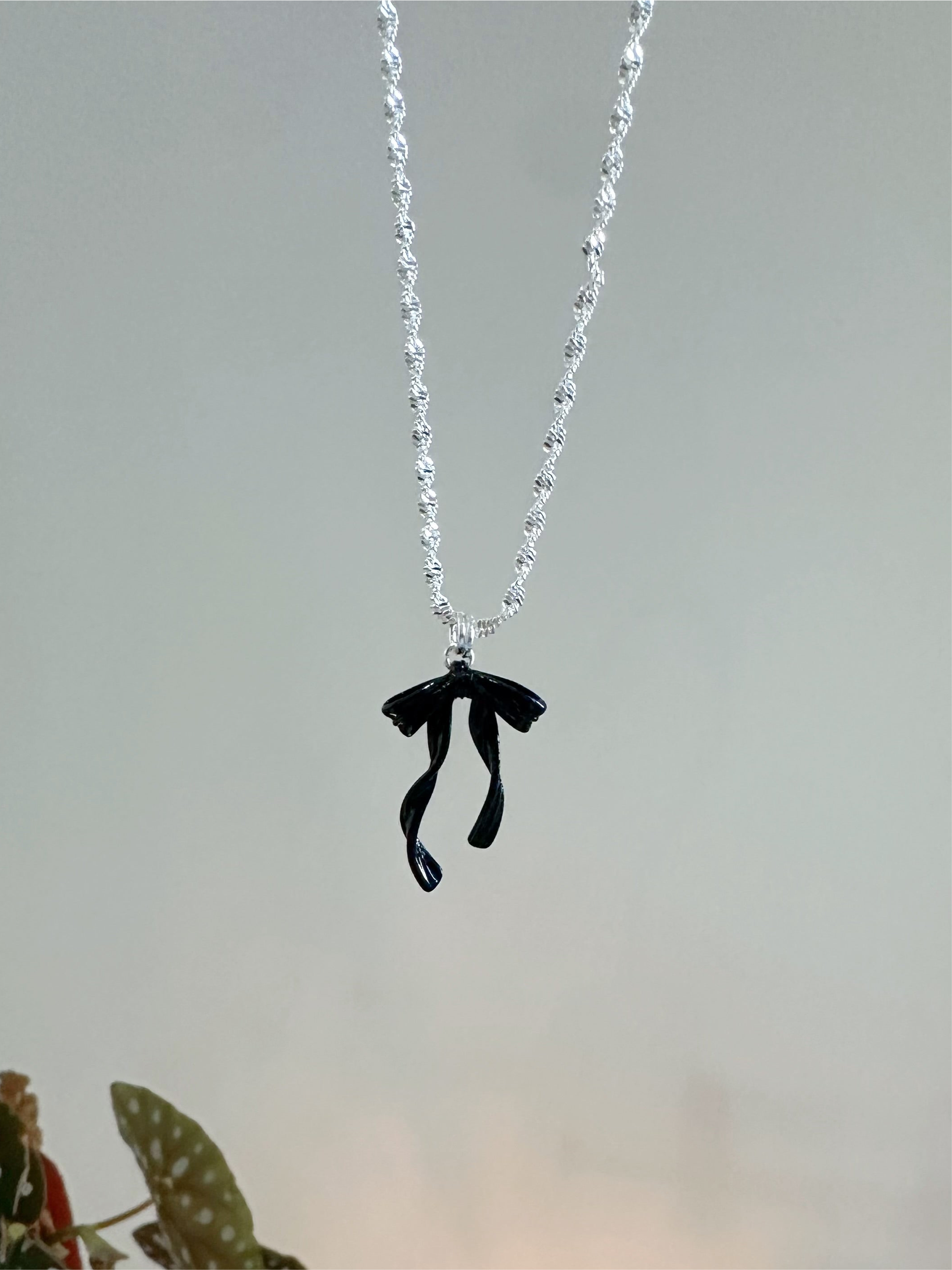 (訂貨：15工作天)黑蝴蝶結頸鏈