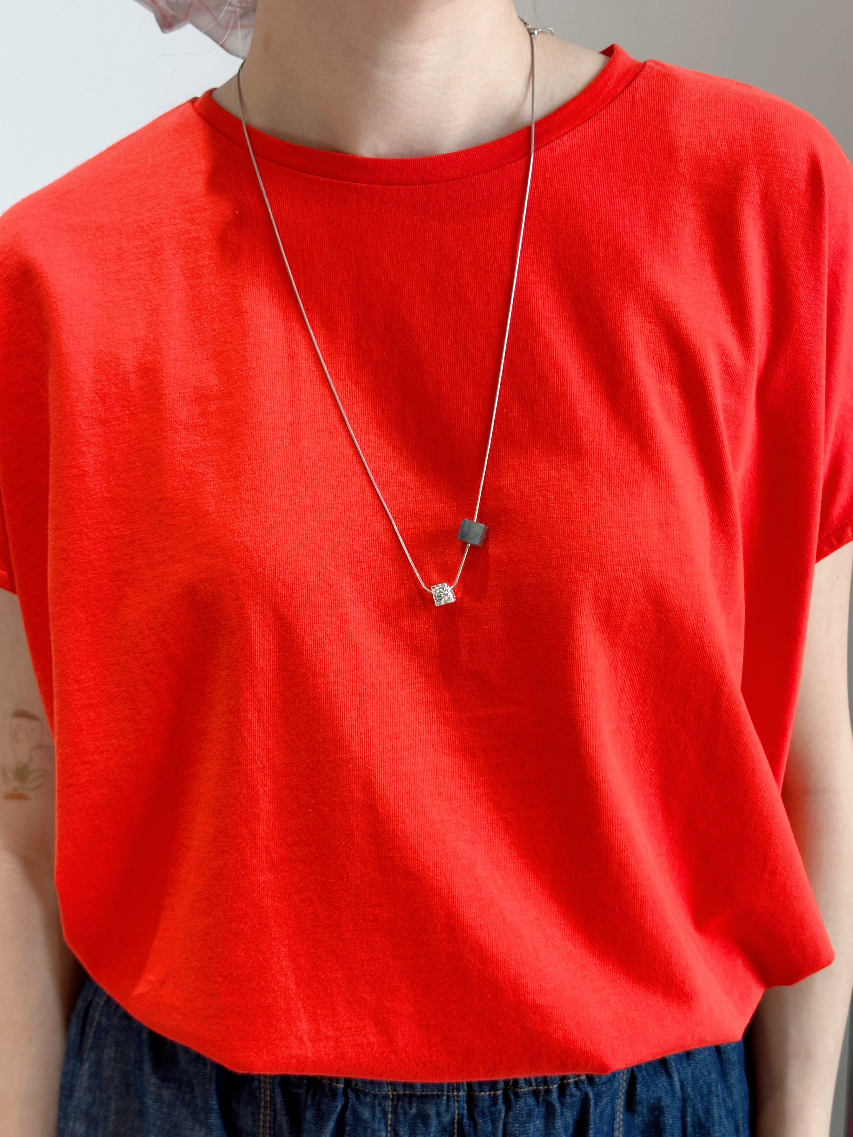 (訂貨：15工作天)正方粒粒長頸鏈