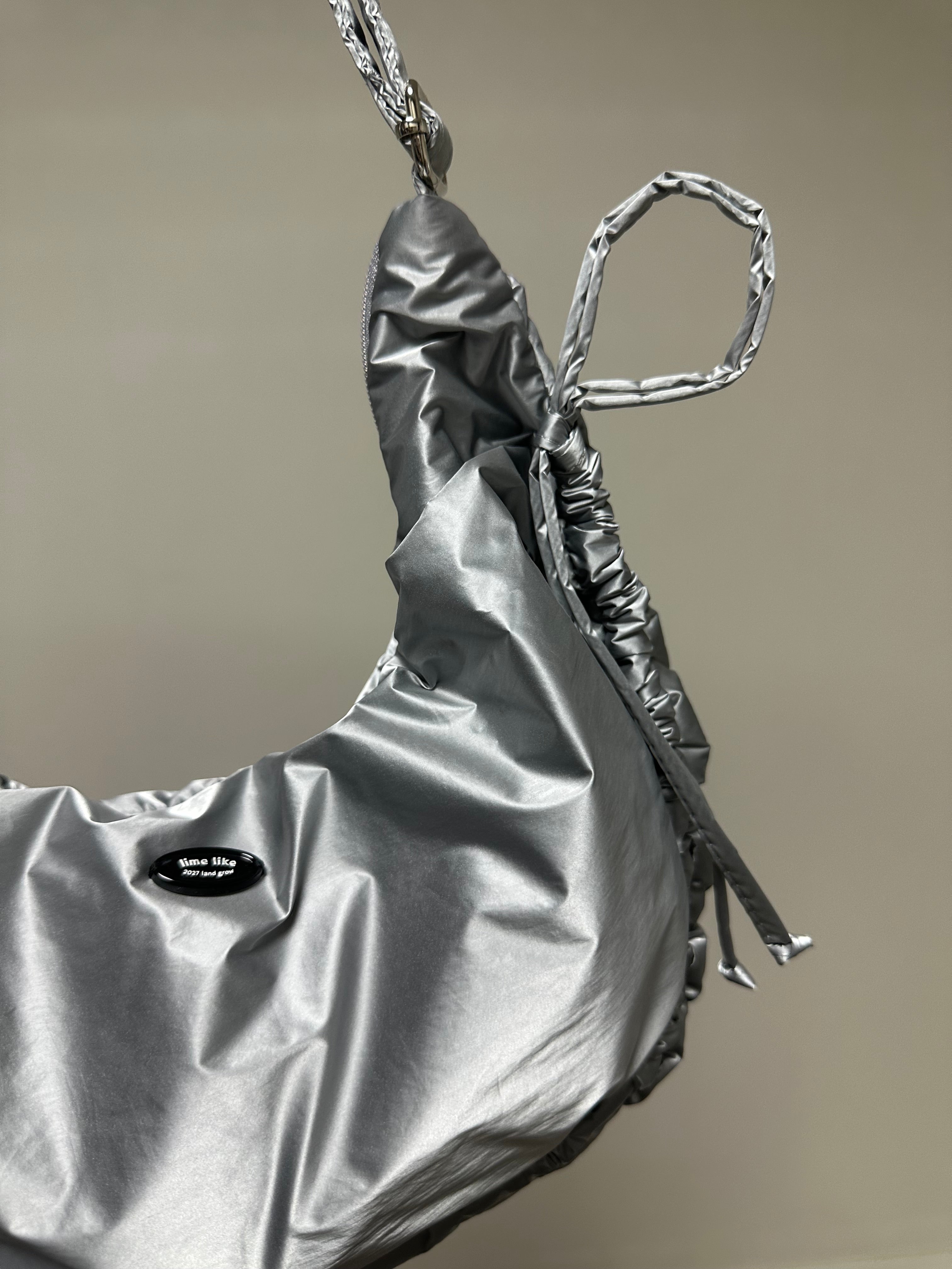 (預購)縮褶微令面手袋/銀