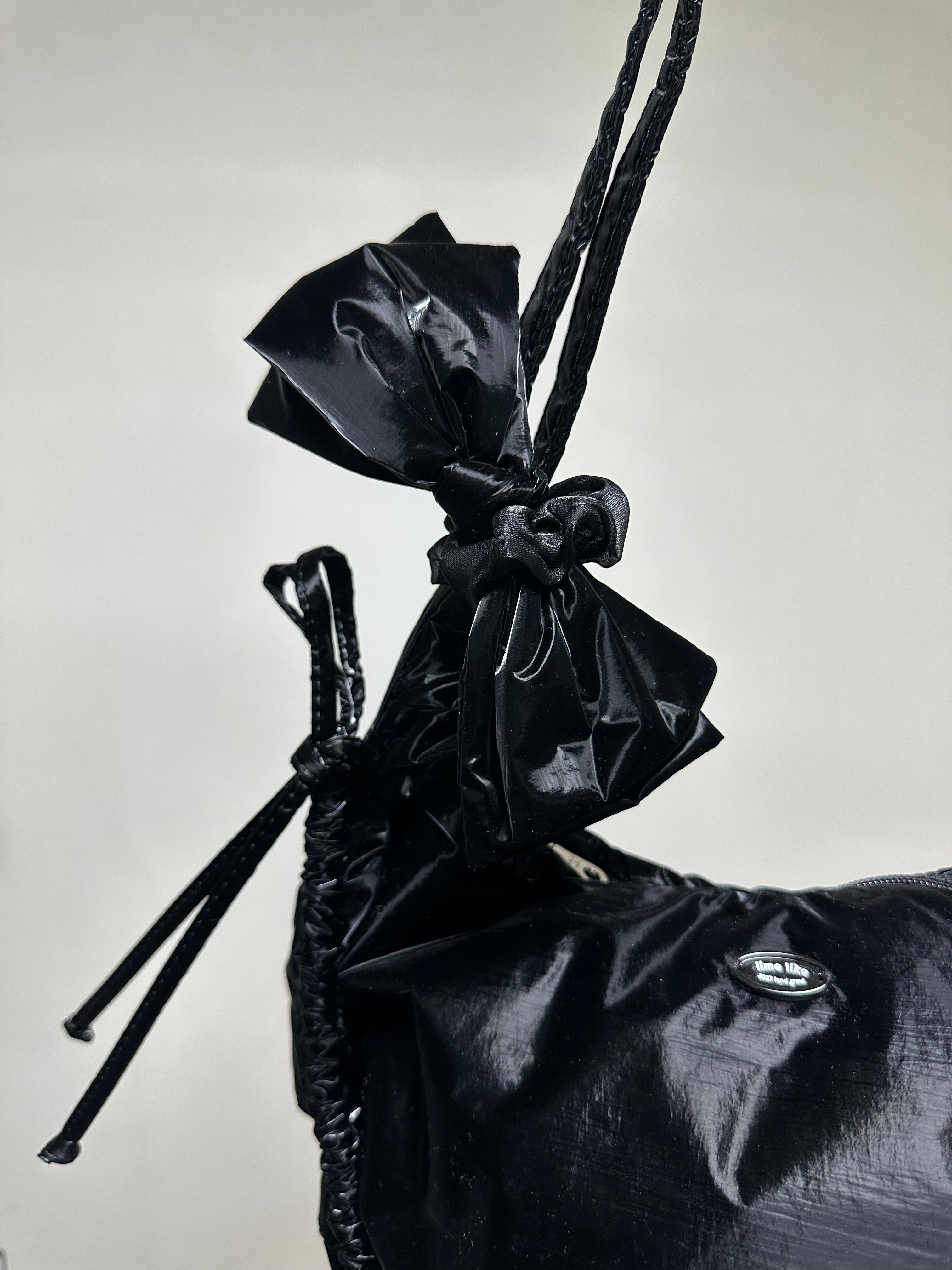 (預購)縮褶微令面手袋/黑